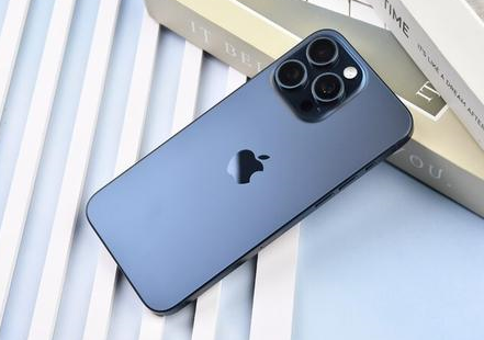 东台苹果维修点分享iPhone 15 Pro Max屏幕更换全新实操风险 